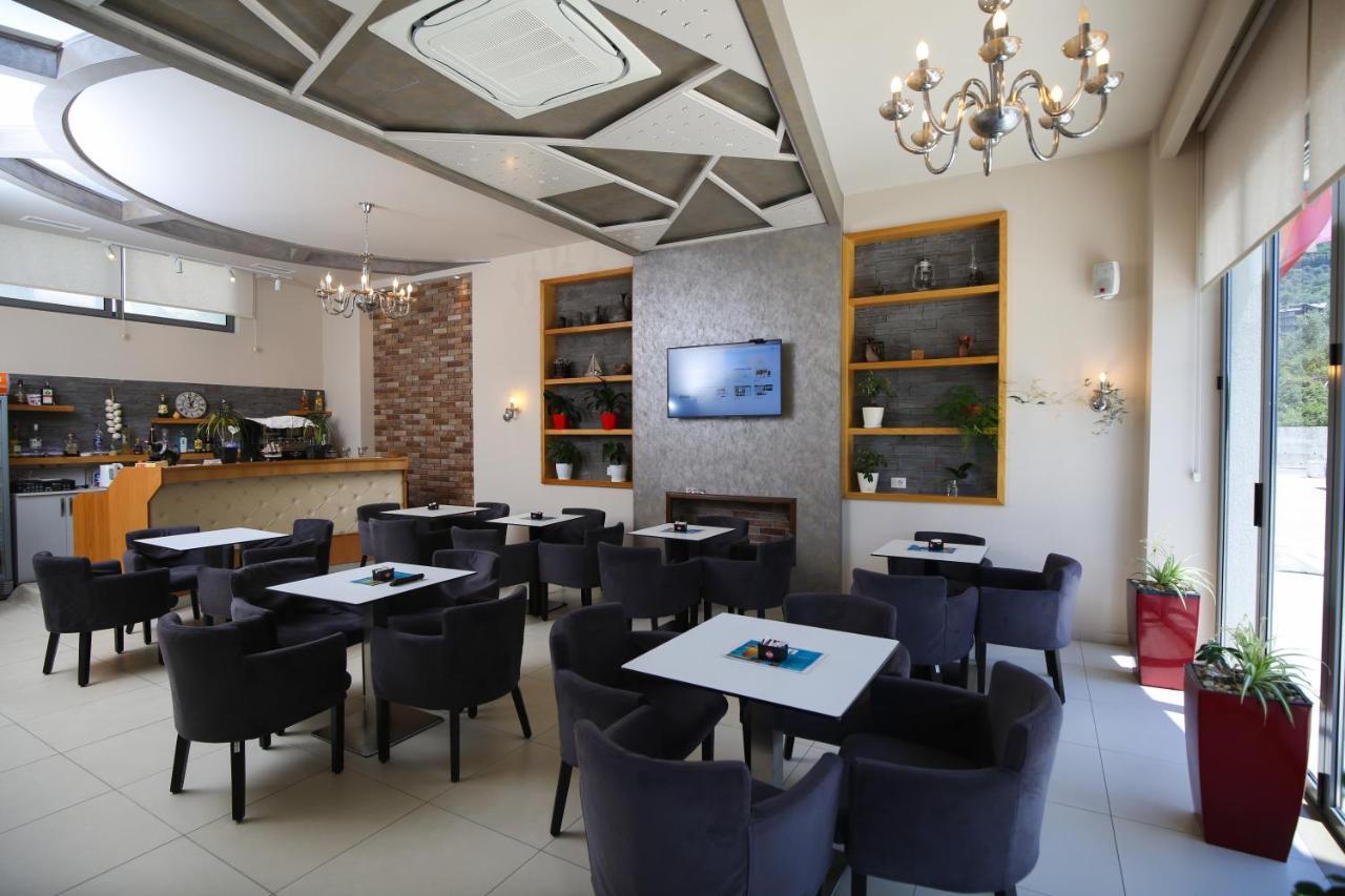 Hotel Summer Stars Vlorë 外观 照片